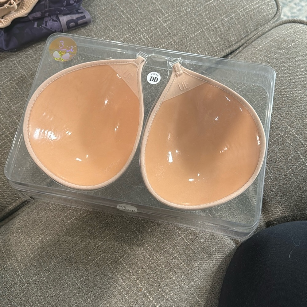 Neutral size DD nu bra x hidden cups